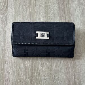 NWOT … Elegant Black & Silver Wallet